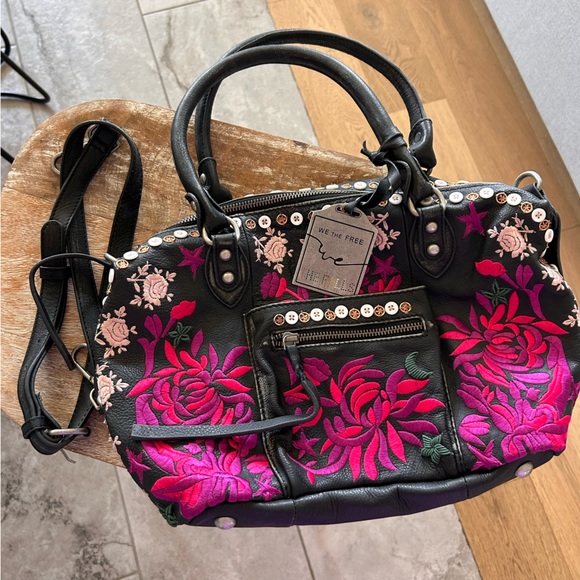 New Free People x The Falls Baby Emerson Tote Bag Floral Embroidered Buttons - Picture 6 of 14